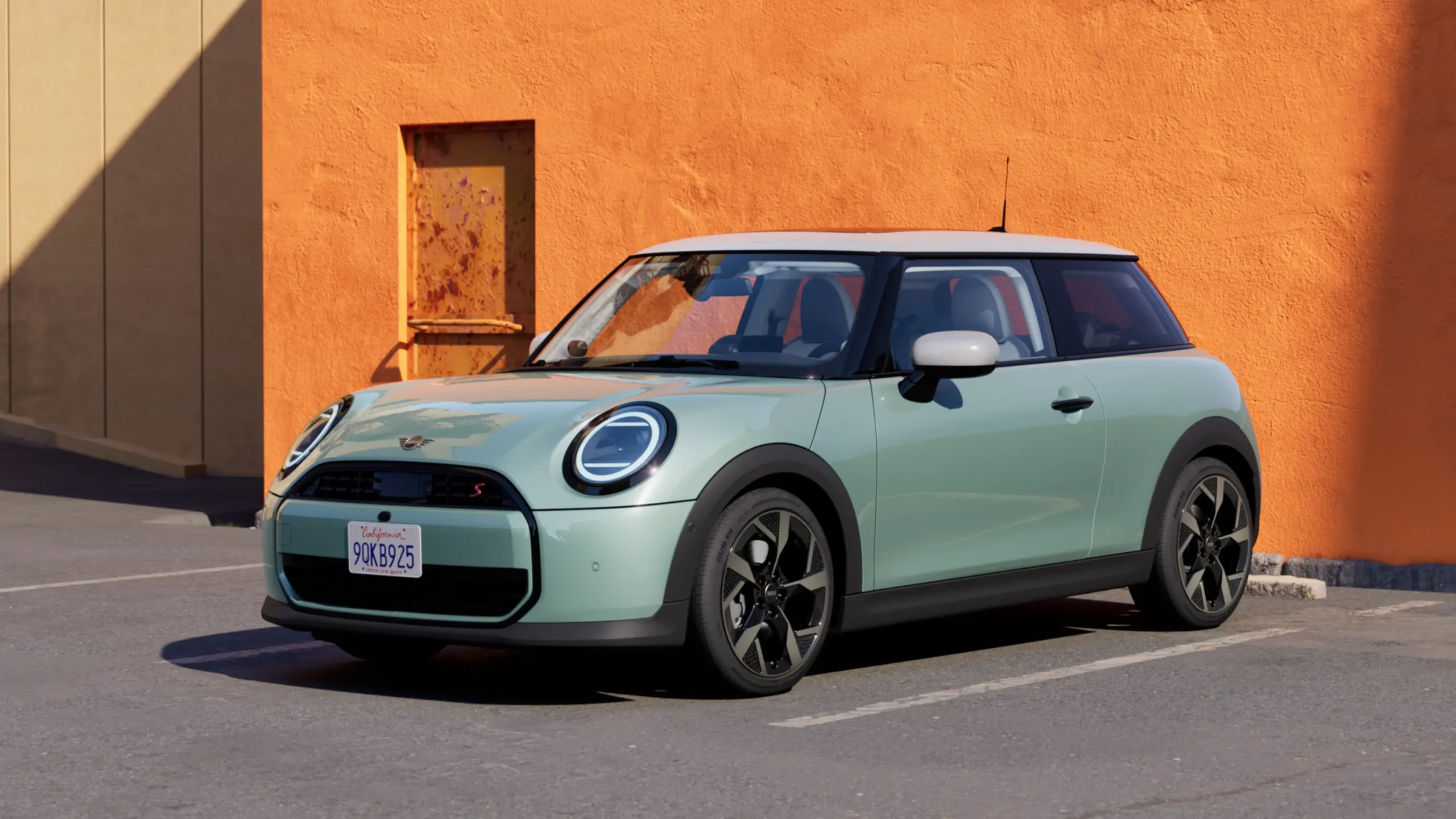 MINI 3ドア風のクラシックな小型車